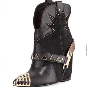 New, Ivy Kirzhner revolver bootie